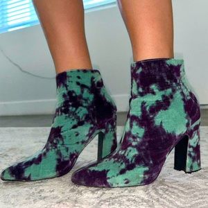 So Me | Zamora Velvet Calico Print Heeled Ankle Booties